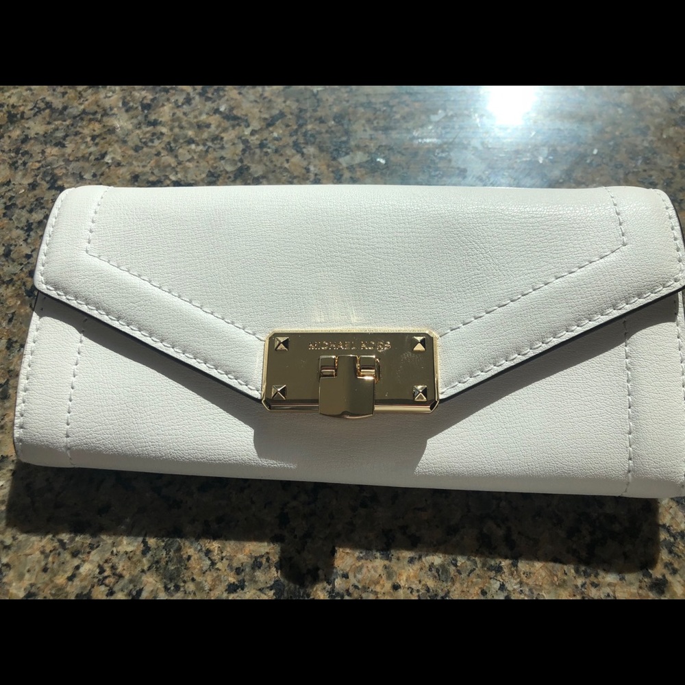 Michael kors wallet